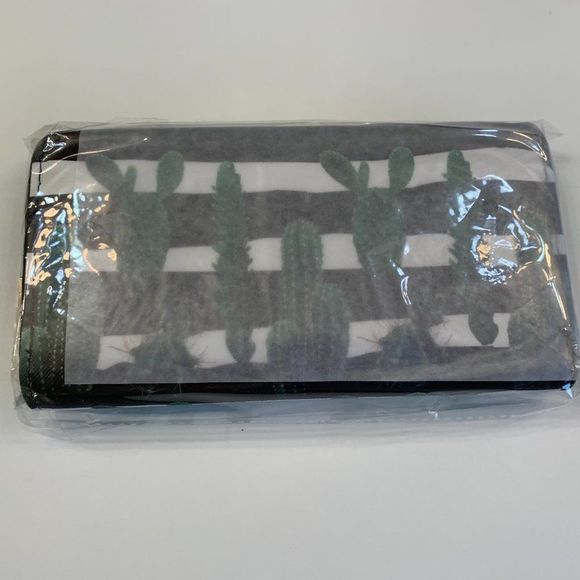 Cactus World Zip Around Wallet - Puffy Style - Picture 5 of 5